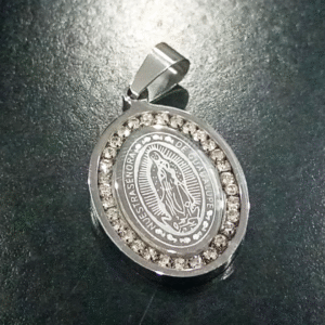 Μενταγιόν saint mary με διαμαντακια